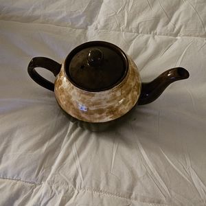 VINTAGE ARTHUR WOOD TEA POT MADE IN ENGLAND